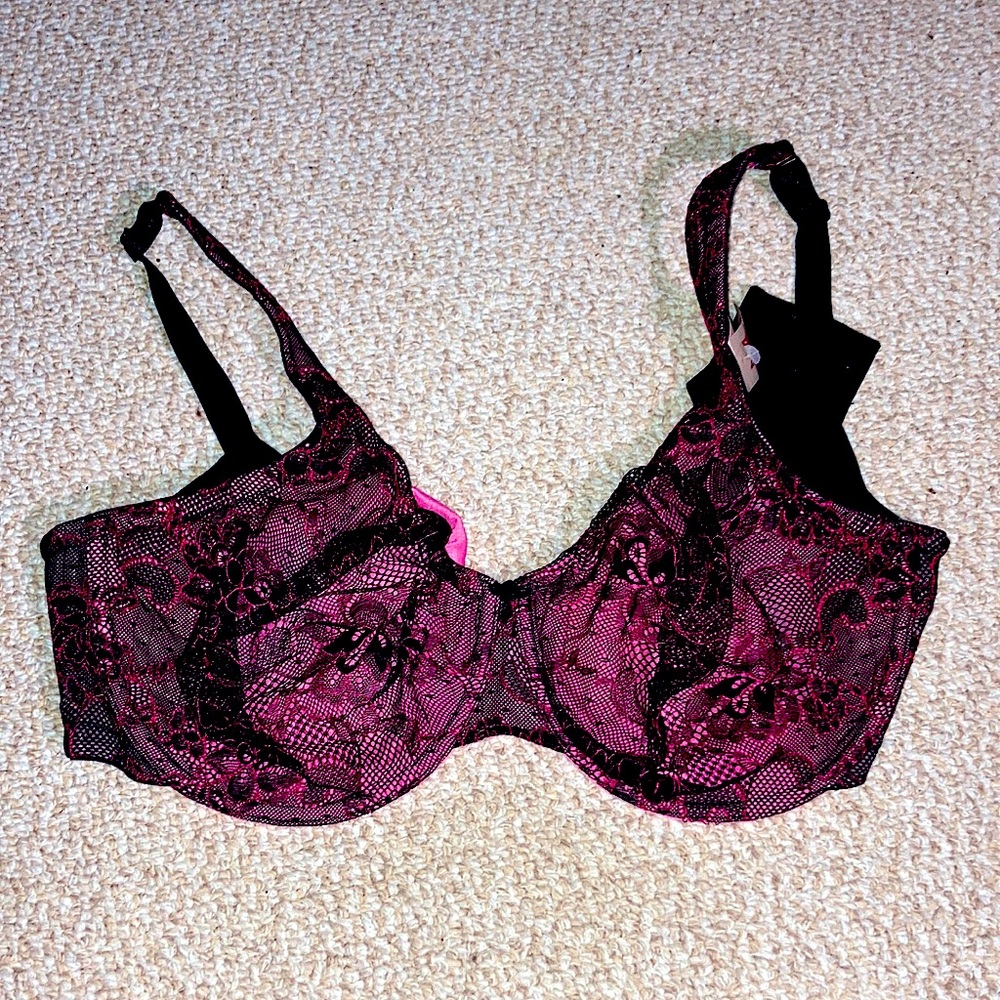 Cacique Full Coverage Lace 40F NWT